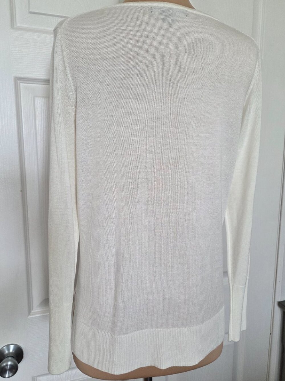 LOFT Ivory V-Neck Lightweight Knit Sweater - Picture 6 of 16